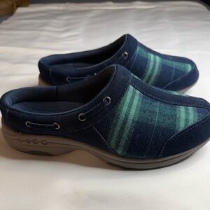 Easy Spirit Navy and Green Women's Slippers